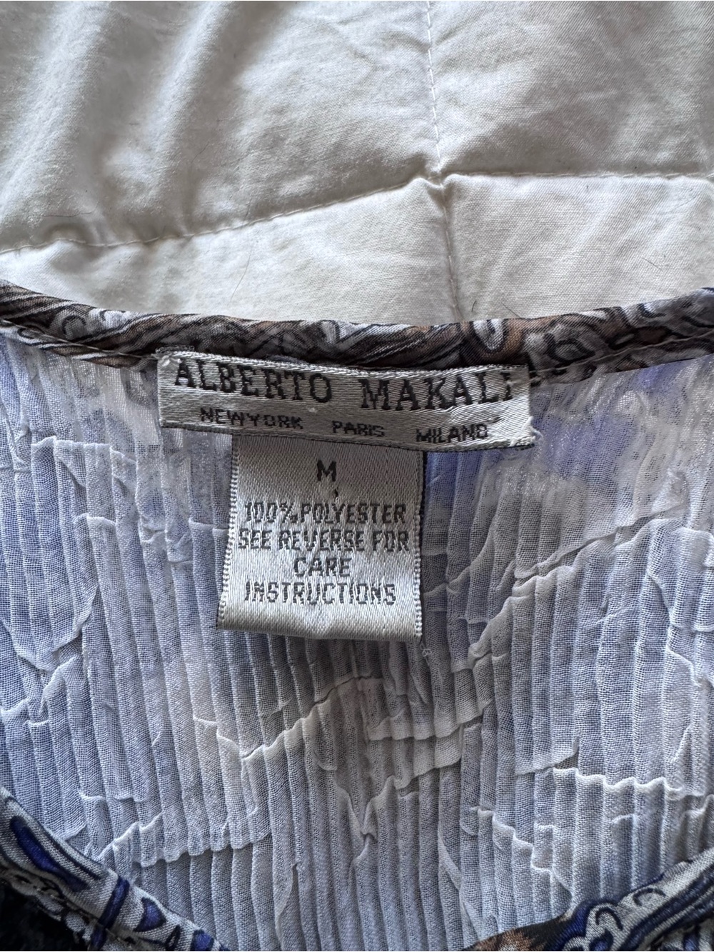ALBERTO MAKALI Blue, Brown & Black Printed V-Neck Ruffle Top SZ MEDIUM - Picture 8 of 9